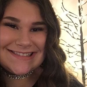 Meet your Posher, Carli